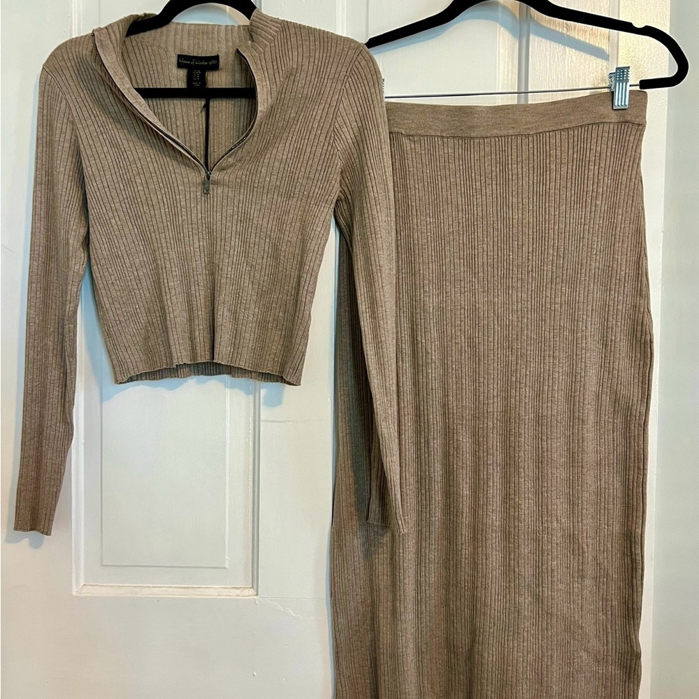 House of Harlow Women's Taupe Ribbed Skirt and Long sleeve Top Set